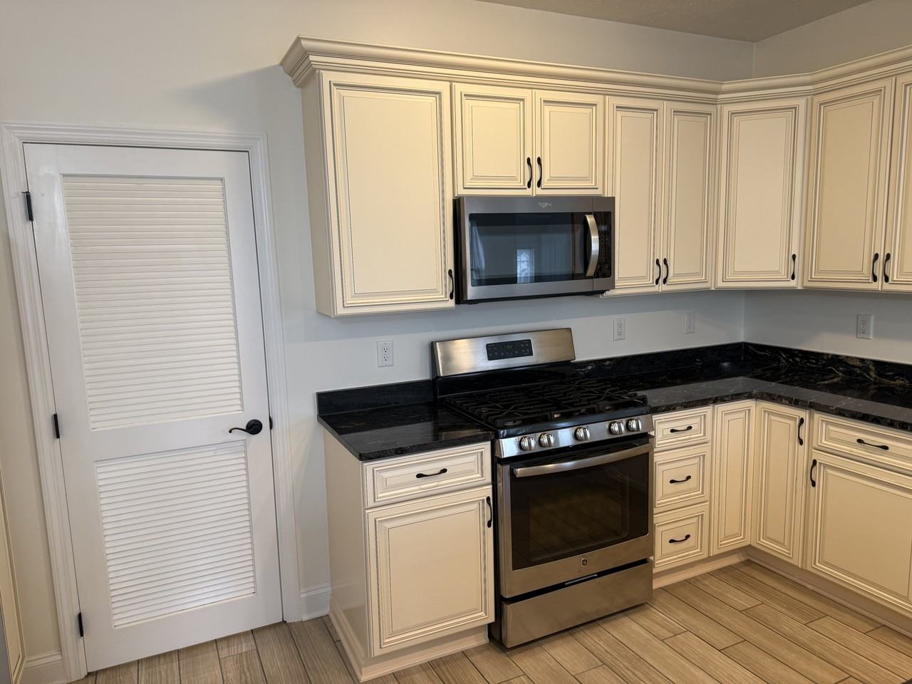 210 Adams Pointe Boulevard #4 - Photo 5 of 16