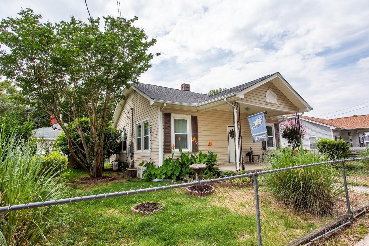 111 Summit St - Photo 4 of 7