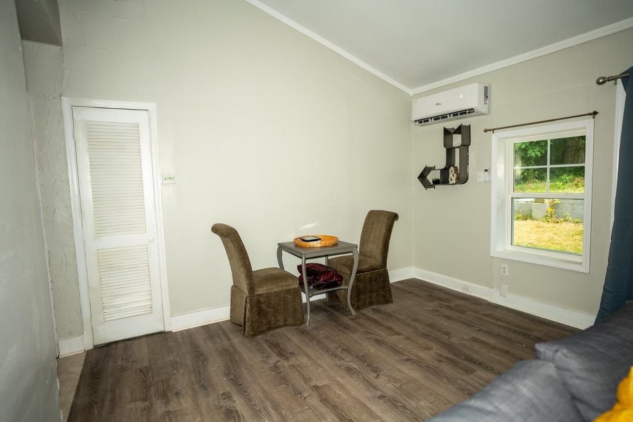 130 Ella St - Photo 7 of 28