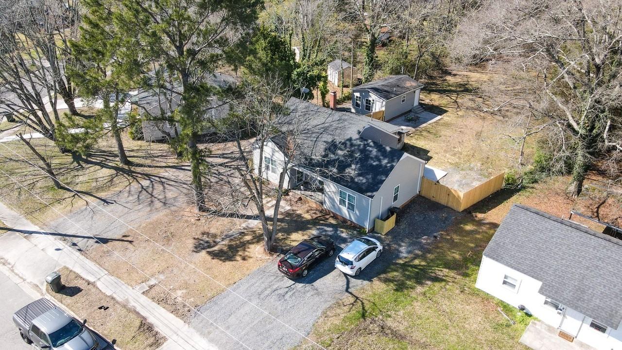 860 S Confederate Ave - Photo 3 of 3