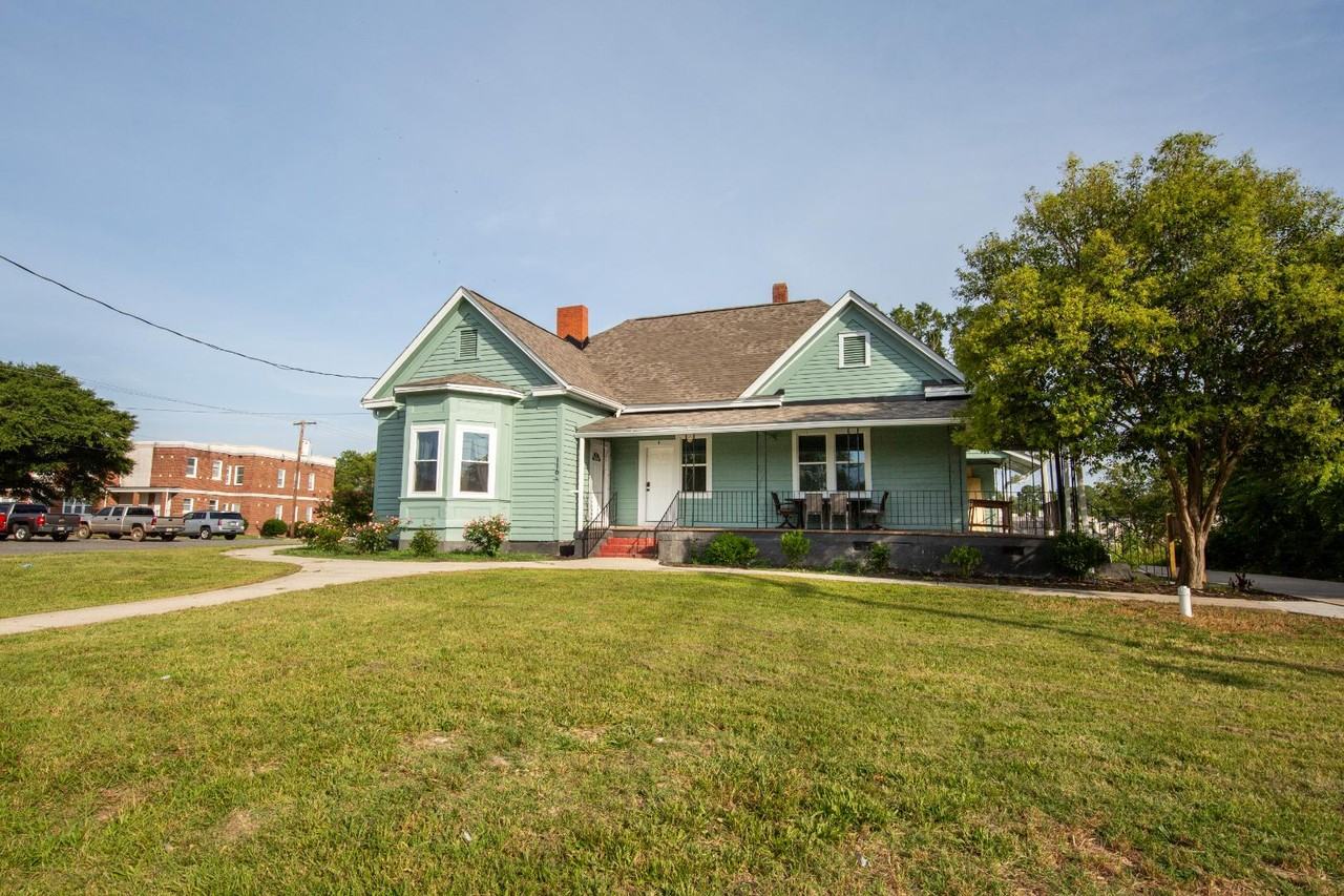 CHURCH - Photo 6 of 10