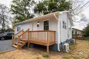 featured image of 1214 Haynes St