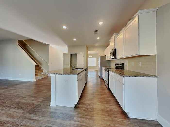 3221 Emerald Ridge Ct - Photo 7 of 23