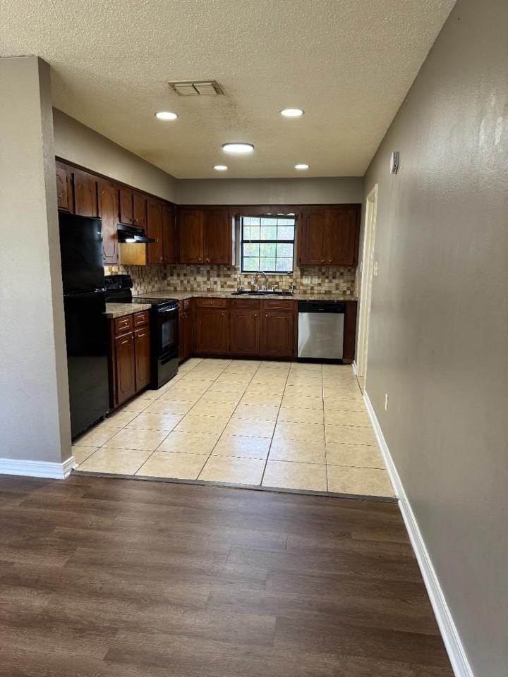 10376 Mcelroy Dr - Photo 6 of 10