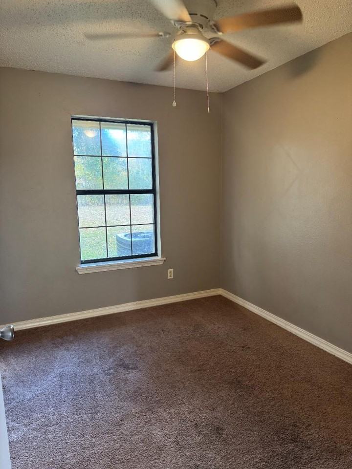 10376 Mcelroy Dr - Photo 7 of 10