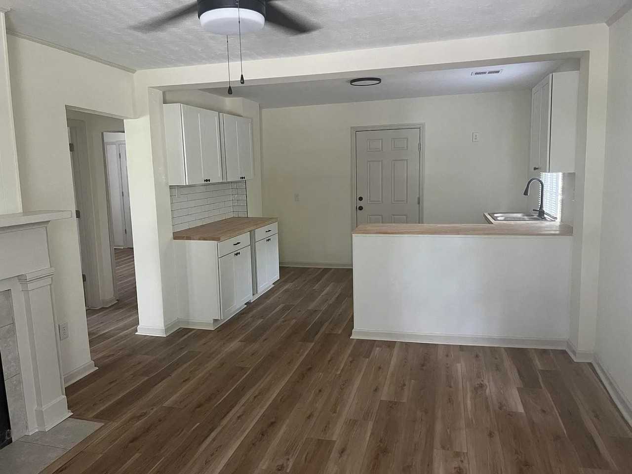 1815 Jenkins St - Photo 3 of 9