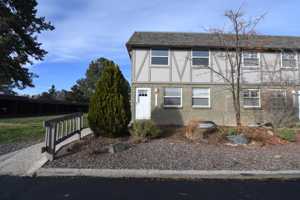 featured image of 5004 E Hinsdale Pl