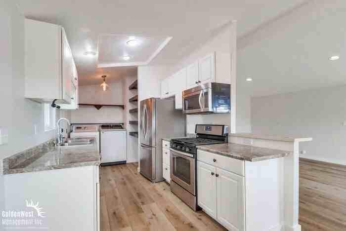 1221 Coronado Ave - Photo 5 of 18