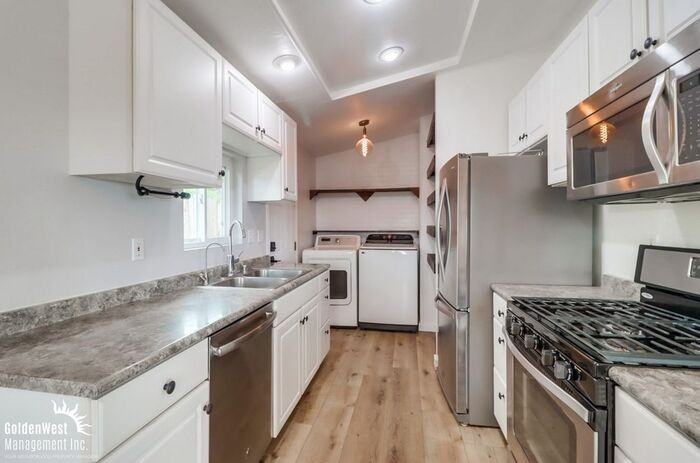 1221 Coronado Ave - Photo 6 of 18