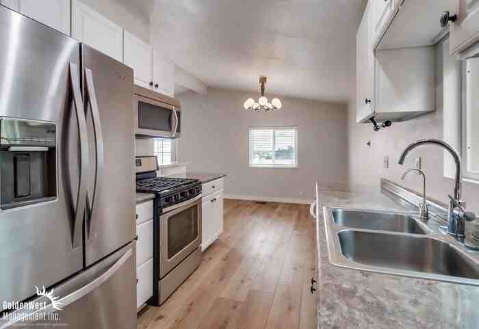 1221 Coronado Ave - Photo 7 of 18