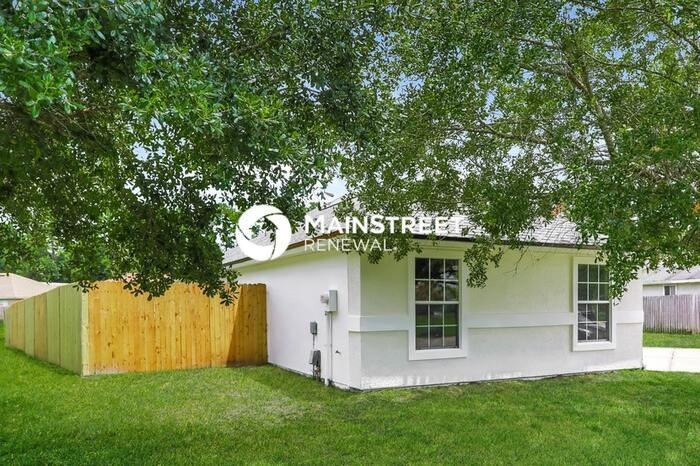 1368 Summerbrook Dr - Photo 3 of 16