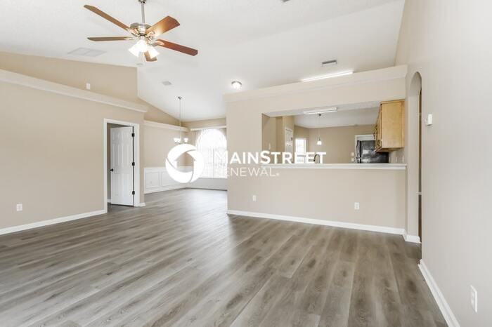 1368 Summerbrook Dr - Photo 4 of 16