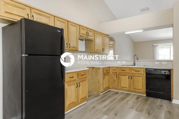 1368 Summerbrook Dr - Photo 7 of 16