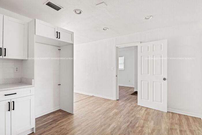 1203 Carthage Dr - Photo 6 of 14