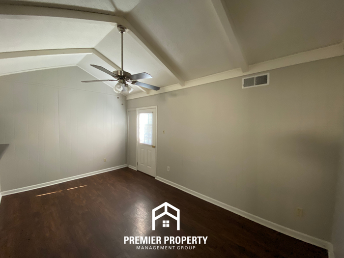 4034 Windermere Rd - Photo 5 of 15