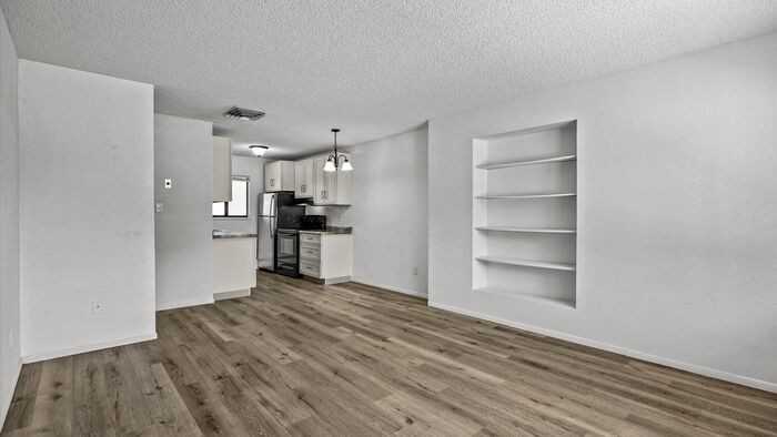540 29 Rd #8 - Photo 4 of 17