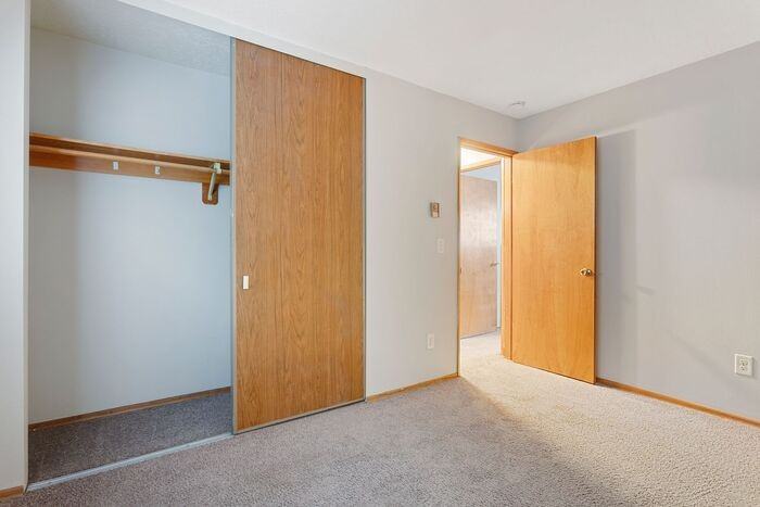 821 Northeast 55th Avenue - Photo 7 of 30