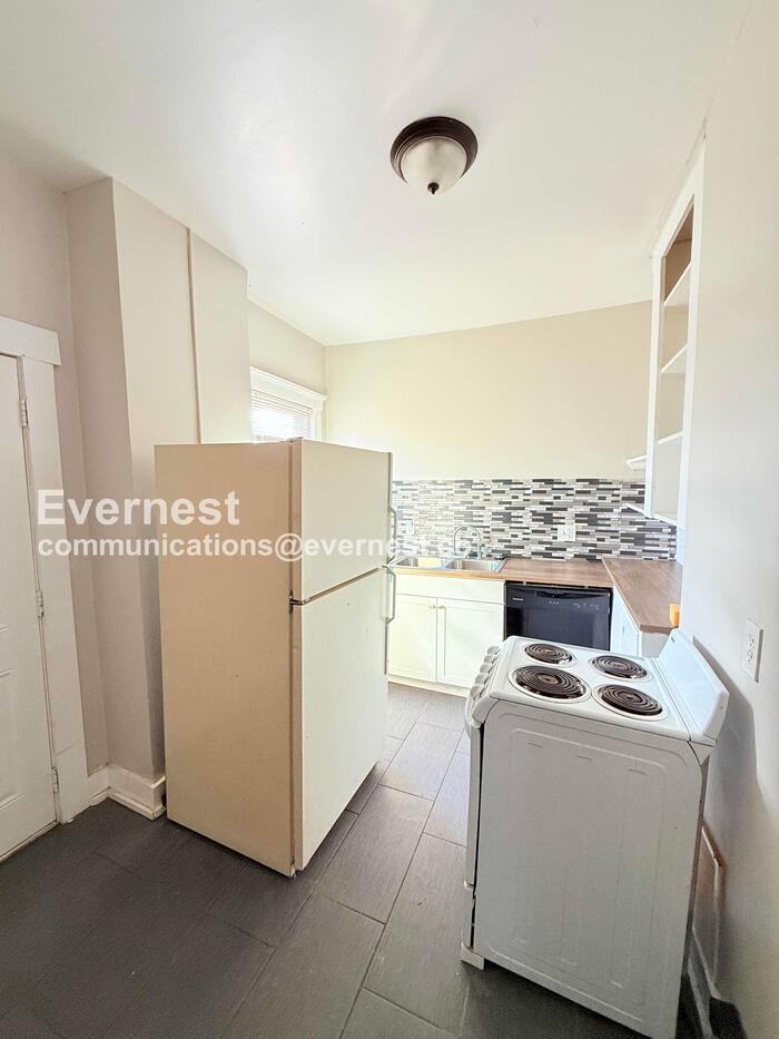 506 Westminster St #2 - Photo 2 of 22