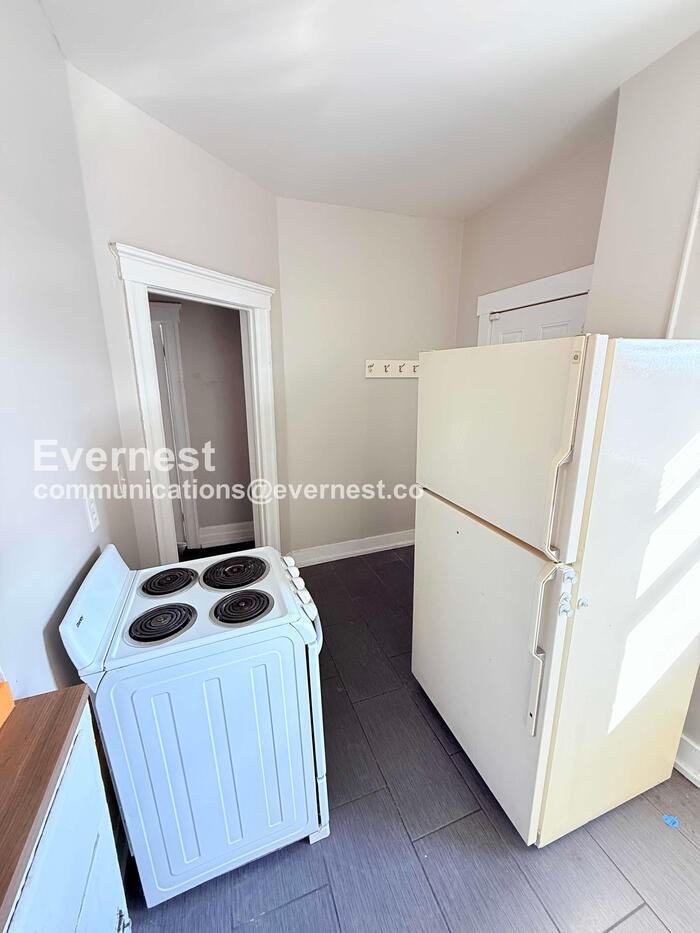 506 Westminster St #2 - Photo 3 of 22