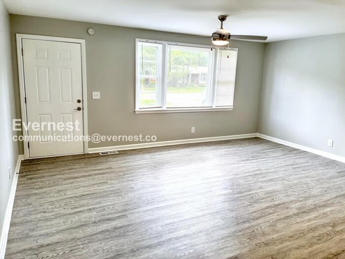 5019 Suter Dr - Photo 5 of 18