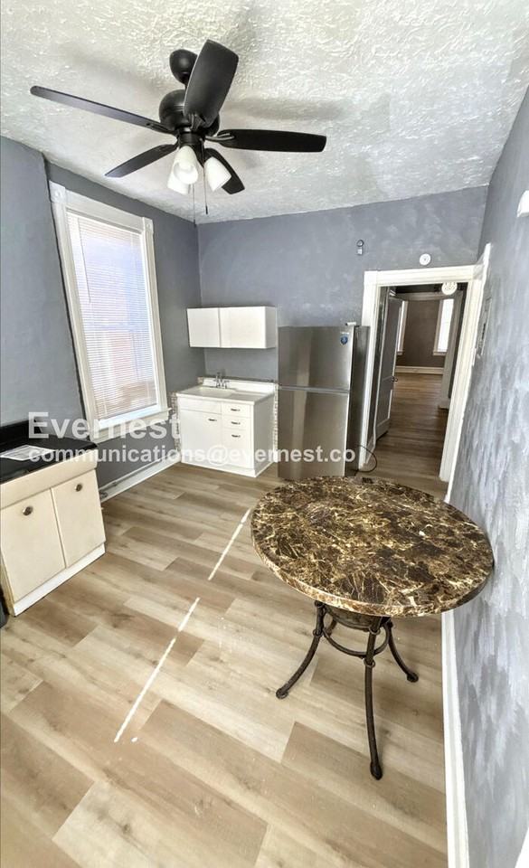 3722 Fairview Ave - Photo 3 of 12