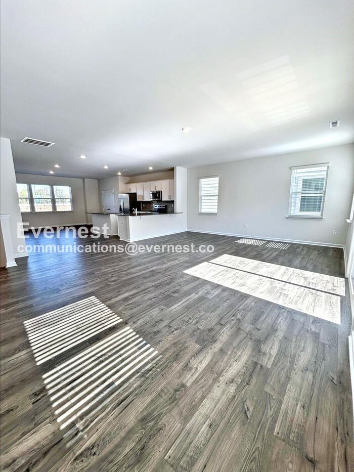 813 Washington St - Photo 4 of 29