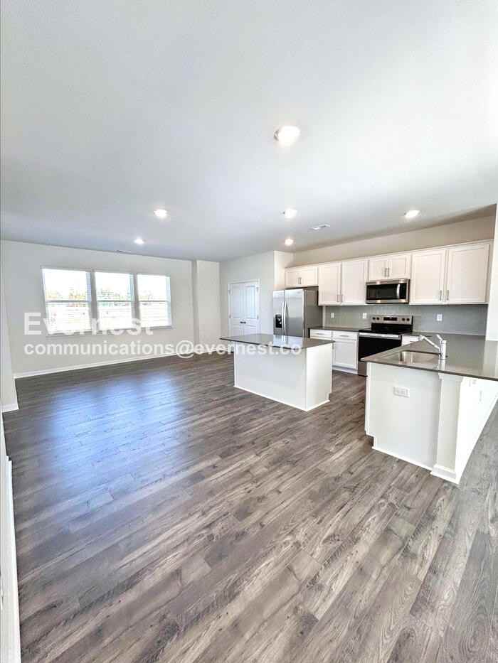 813 Washington St - Photo 5 of 29