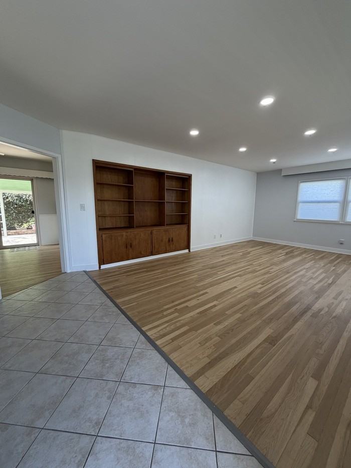 209 S Wayside Pl - Photo 5 of 20