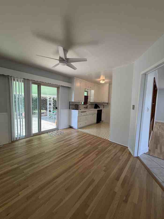 209 S Wayside Pl - Photo 6 of 20