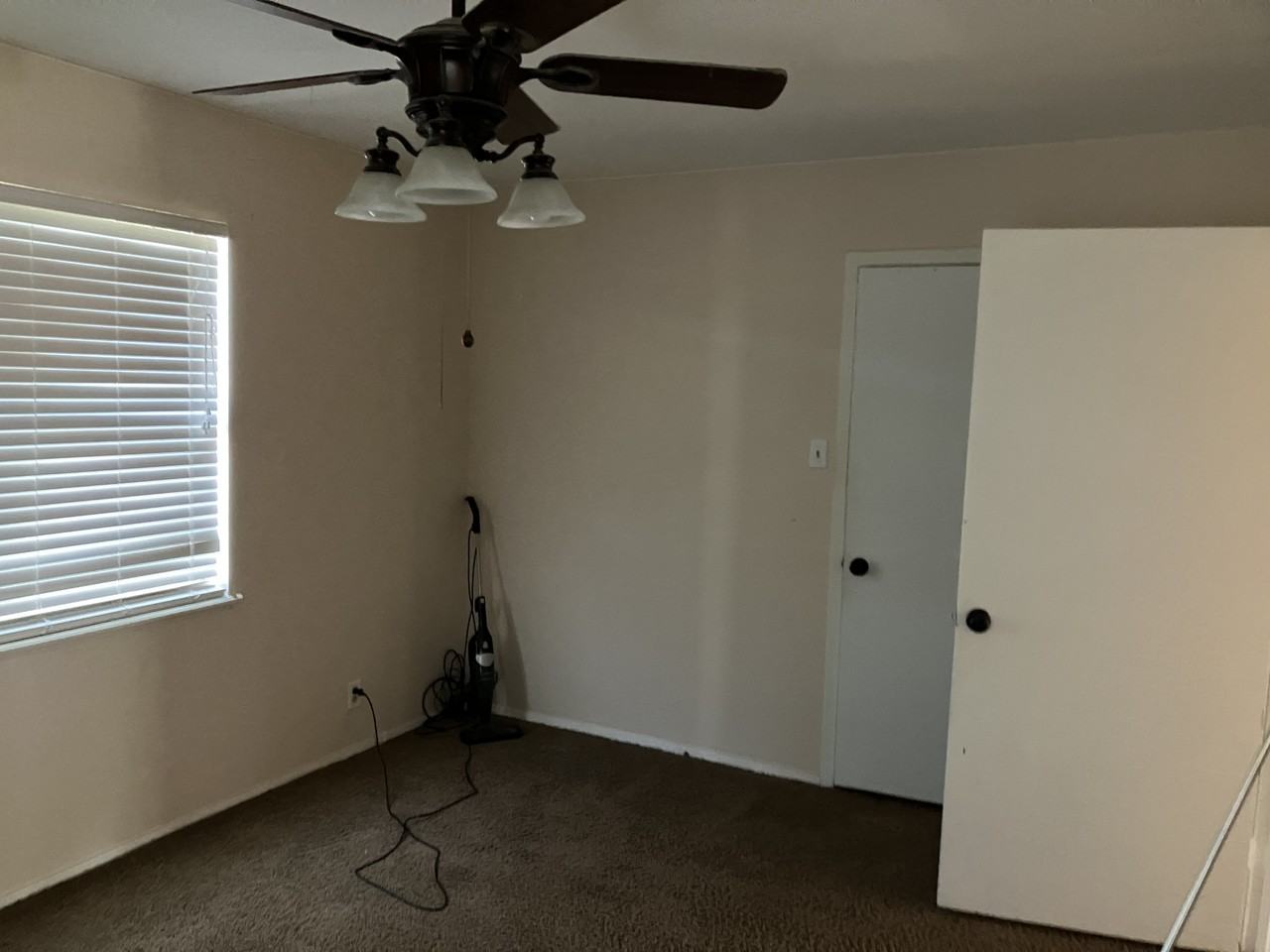 1906 Sunnyside Rd #NA - Photo 3 of 6