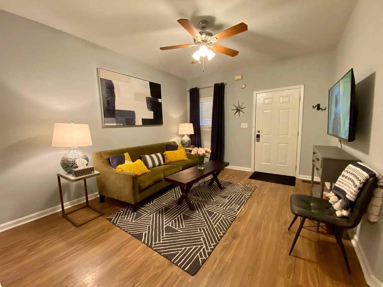 1121 Jones Ave Nw - Photo 3 of 26
