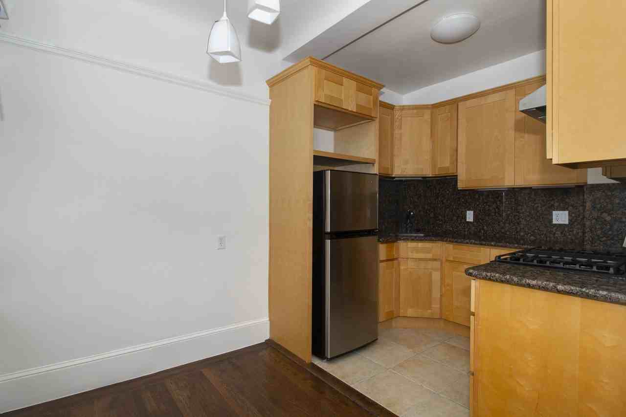 250 Fell - Photo 2 of 34