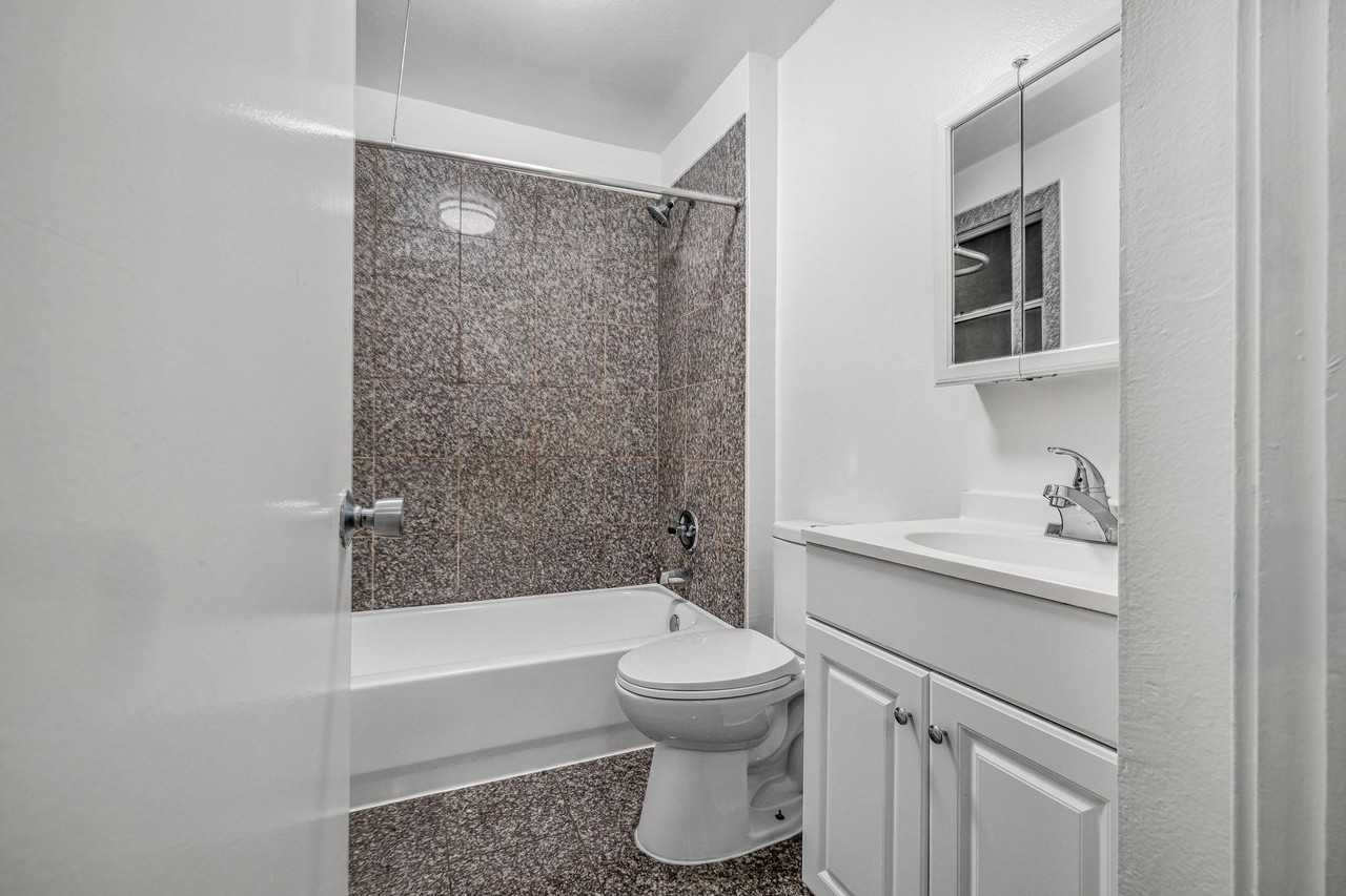 839 Leavenworth - Photo 4 of 22