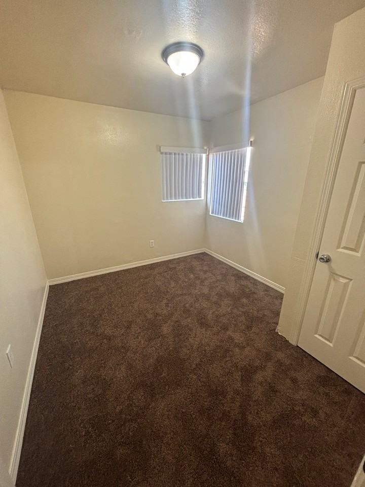 1327 West 94th Street - Photo 5 of 7