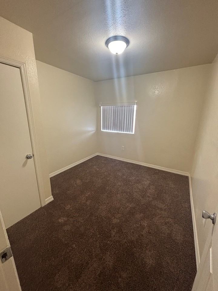 1327 West 94th Street - Photo 6 of 7