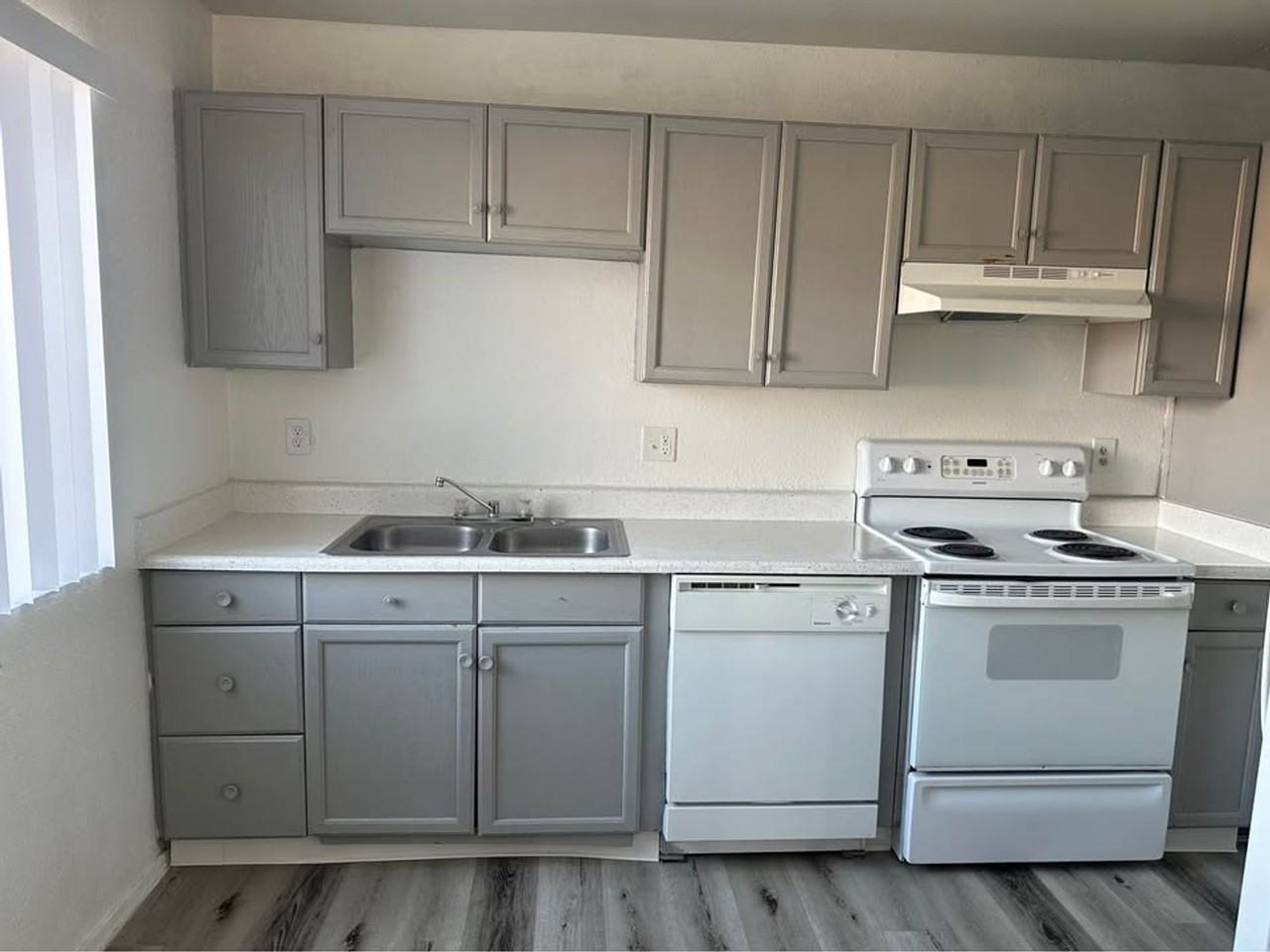 Tamarak Gardens Apartments - Photo 5 of 6