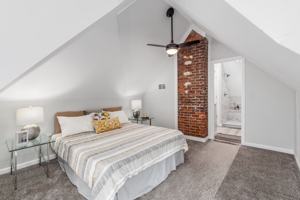 featured image of 927 Oakwood Avenue