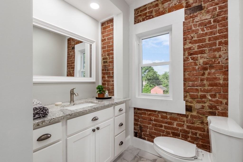 927 Oakwood Avenue - Photo 7 of 12