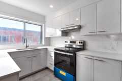 Av. Ashgrove & Av. Donegani #12 - Photo 1 of 1