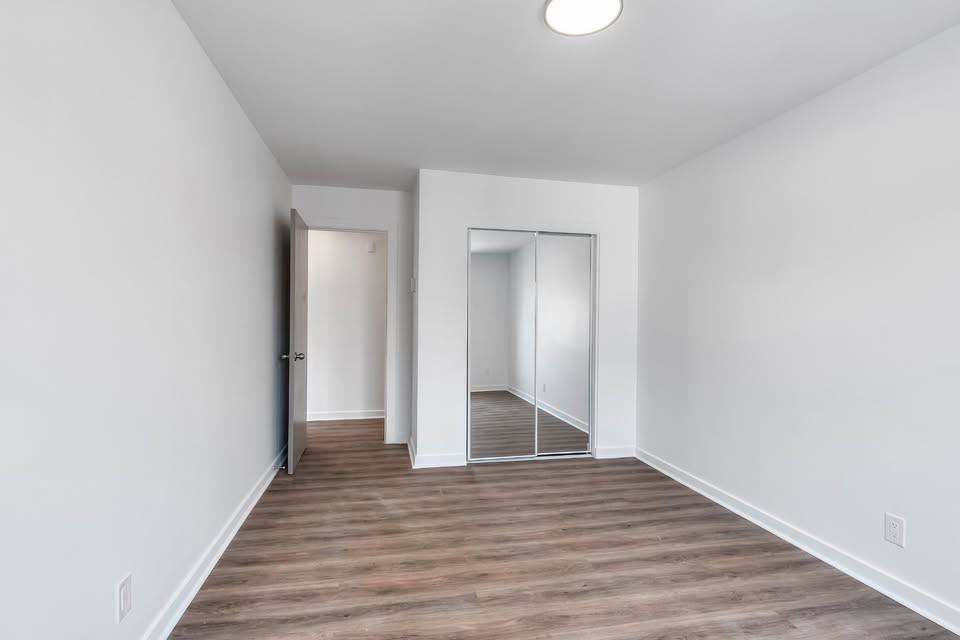 101 Avenue Ashgrove ##12 - Photo 2 of 4