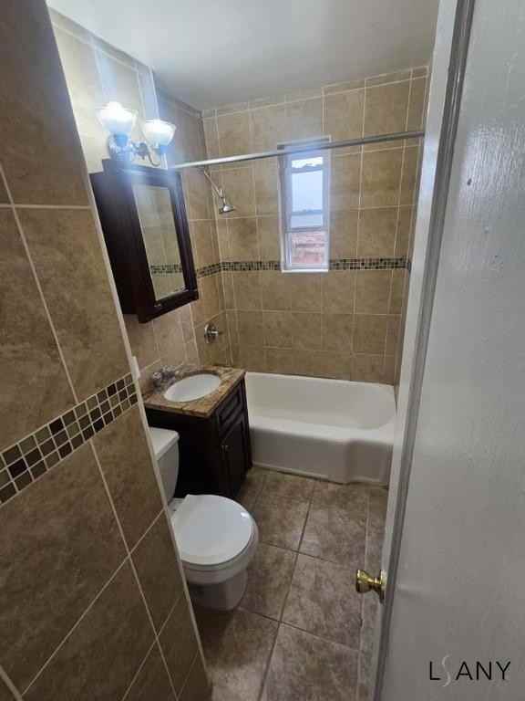 19210 39th Ave #A - Photo 3 of 5