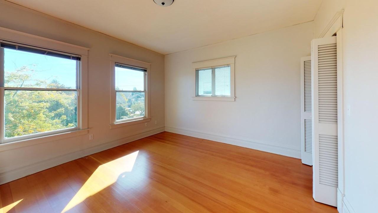 Lovely Wallingford home near Woodland Park - Photo 5 of 22