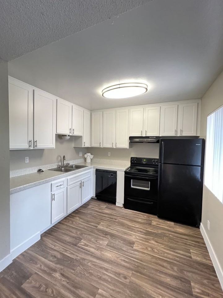 Sage View Apts - Photo 2 of 25