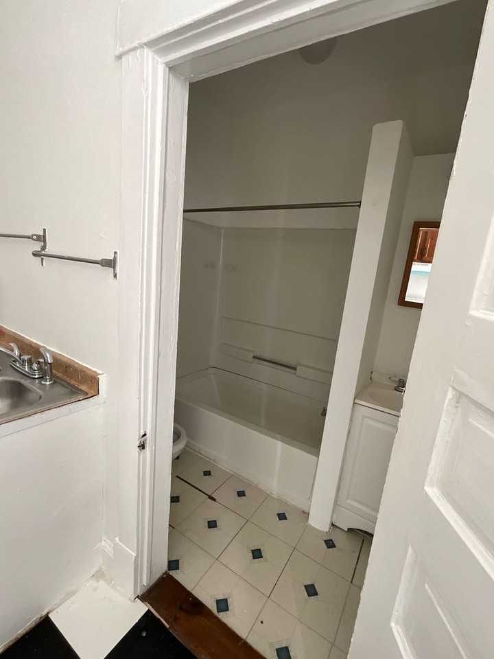 Greenwood Ave - Photo 5 of 9