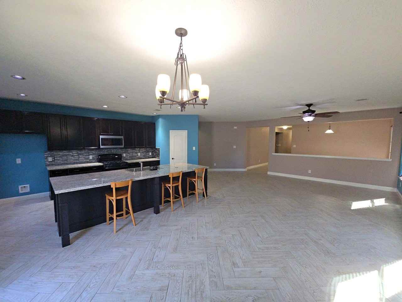 16014 Peach Bluff Lane - Photo 3 of 26