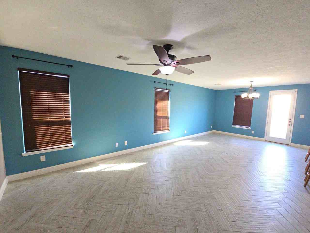 16014 Peach Bluff Lane - Photo 4 of 26