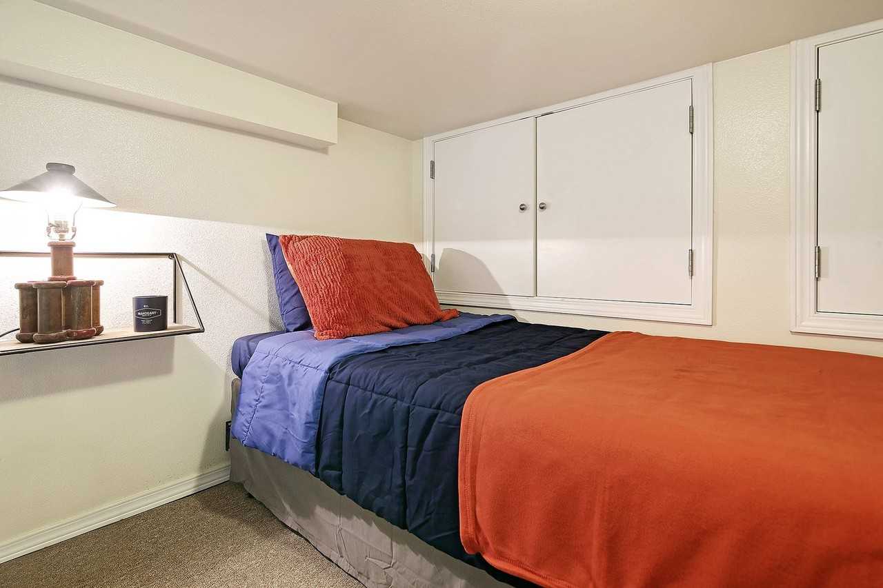 Fiora Efficiency Studios and Lofts - Photo 3 of 19