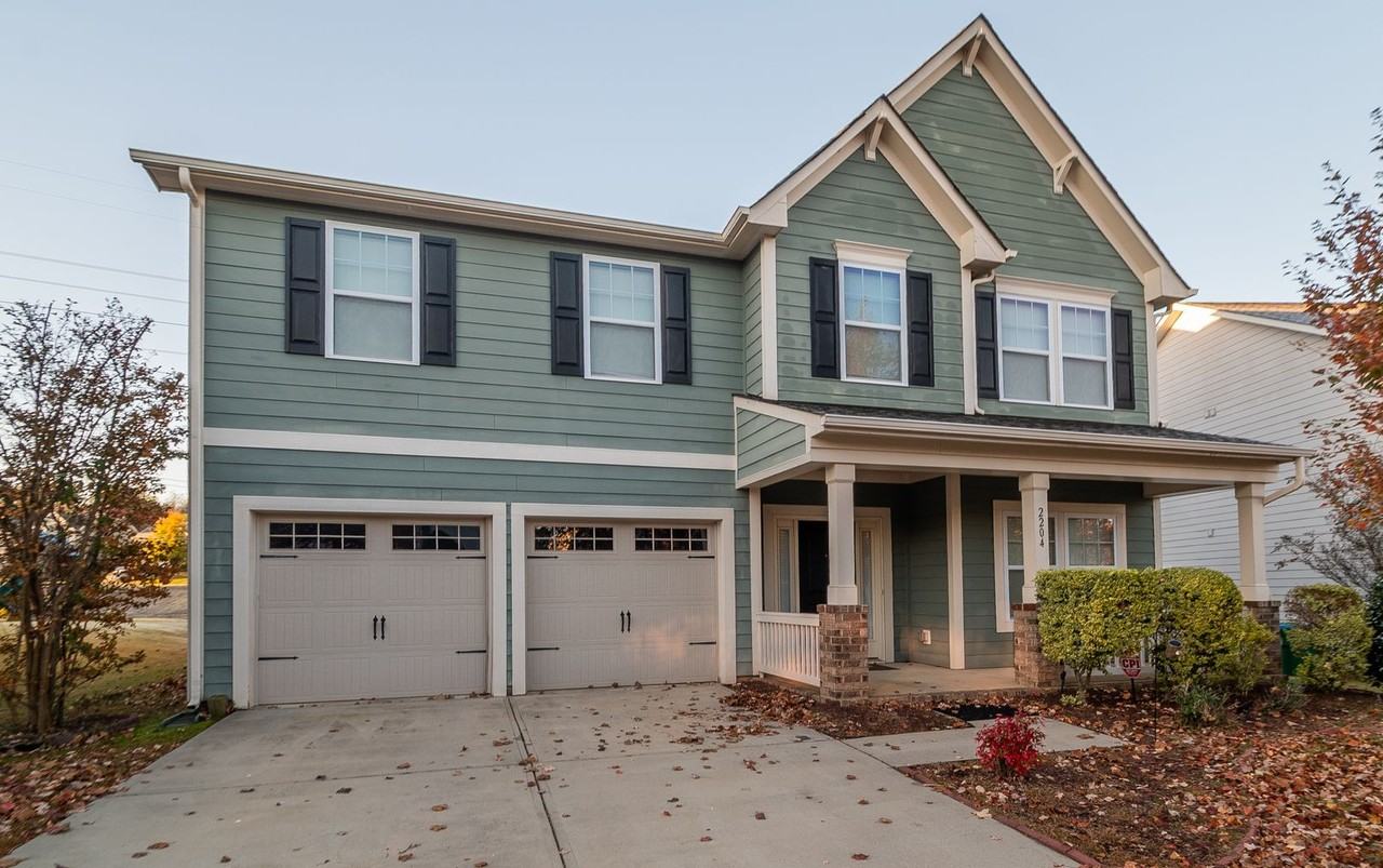 2204 Atwell Glen Lane - Photo 3 of 50