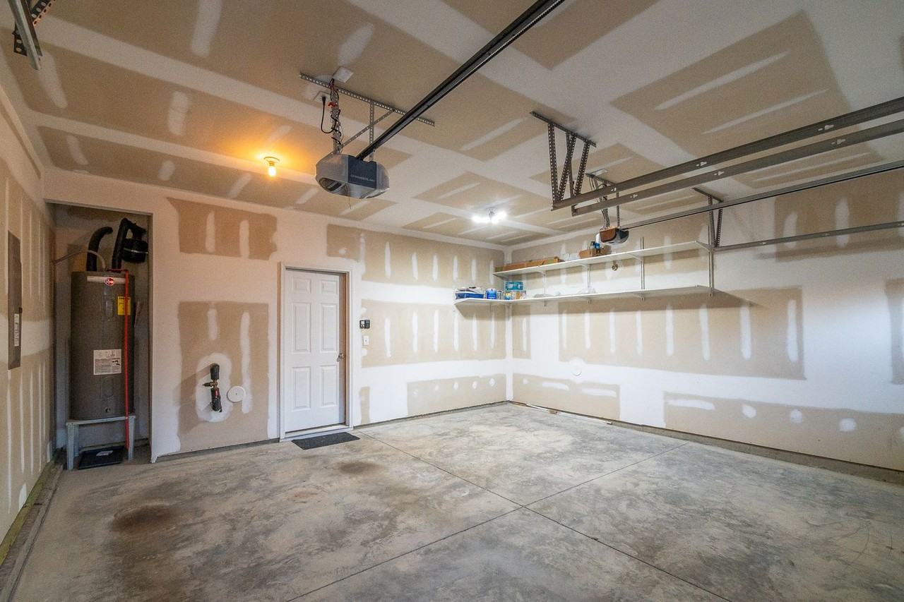 2204 Atwell Glen Lane - Photo 6 of 50