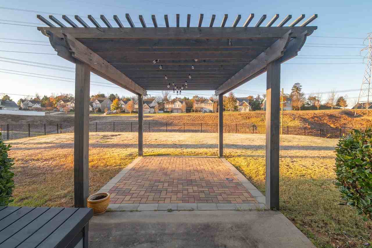 2204 Atwell Glen Lane - Photo 7 of 50